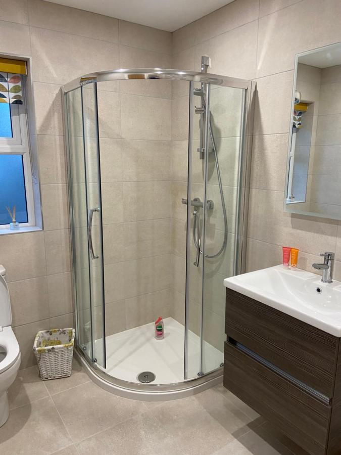 Beautiful Private Room And Bathroom Балликасл Экстерьер фото